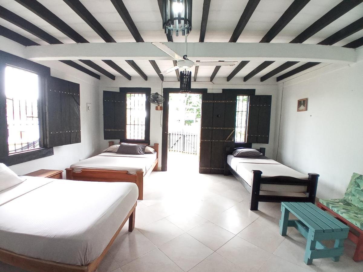 Hostal Portal Del Sol Капургана Экстерьер фото